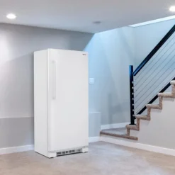 DANBY 16,7 Cu Ft Freezer White, Vertical, 30