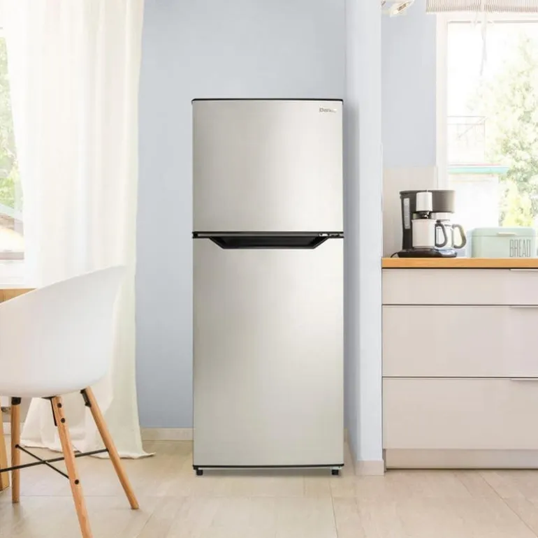 DANBY 24 in 11,6 Cu ft Refrigerator Stainless Top Freezer - DFF116B2SSDB