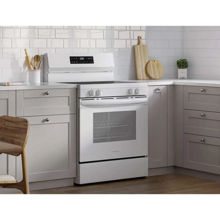 FRIGIDAIRE Range White 30" Electric Glass-Ceramic - FCRE306CAW