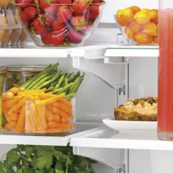GE 18.6 Cu Ft 33 In Refrigerator White Bottom Freezer - GWE19JGLWW