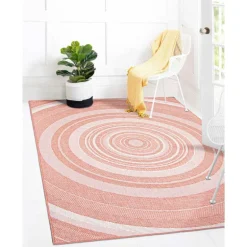 Indoor or Outdoor Rug - 7 x 10