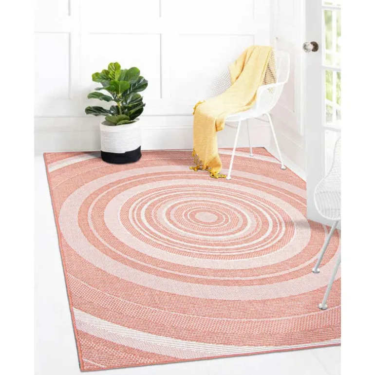 Indoor or Outdoor Rug - 7 x 10